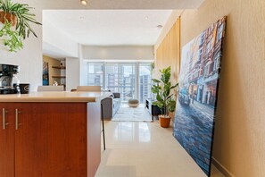 Apartment, City View | Private kitchen | Microwave, oven, toaster, blender - Anahuac Apartments by VH (Mexico City)