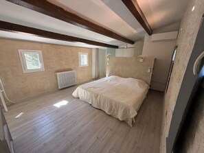 3 bedrooms, iron/ironing board, free WiFi, bed sheets - LA LAURISIENNE (Lauris)