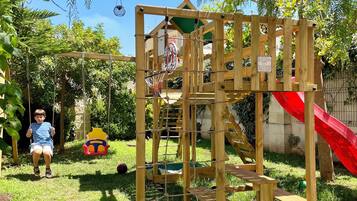 Children’s play area – outdoor