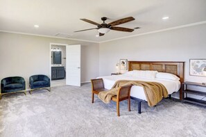 2 bedrooms, desk, iron/ironing board, free WiFi