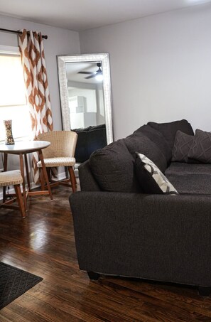 Älytelevisio, kirjoja, stereot