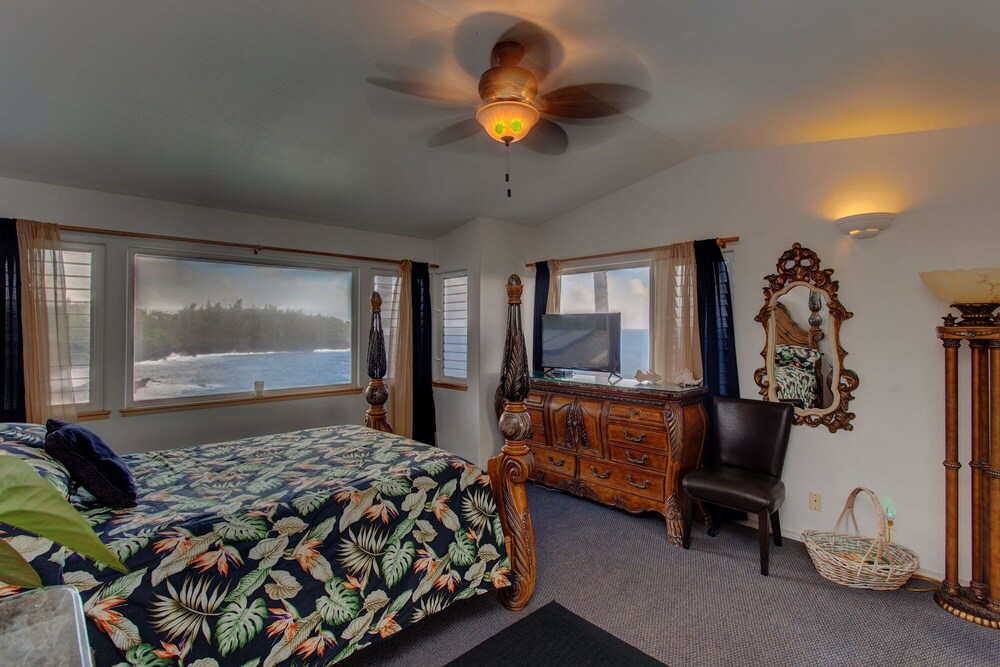 Kehena Beach Oceanfront Retreat Incredible Views of Ocean from Every