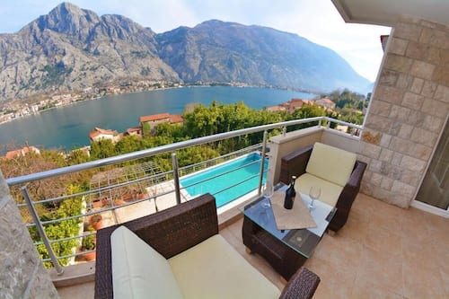 Comfort-Apartment, Balkon, Buchtblick | Terrasse/Patio