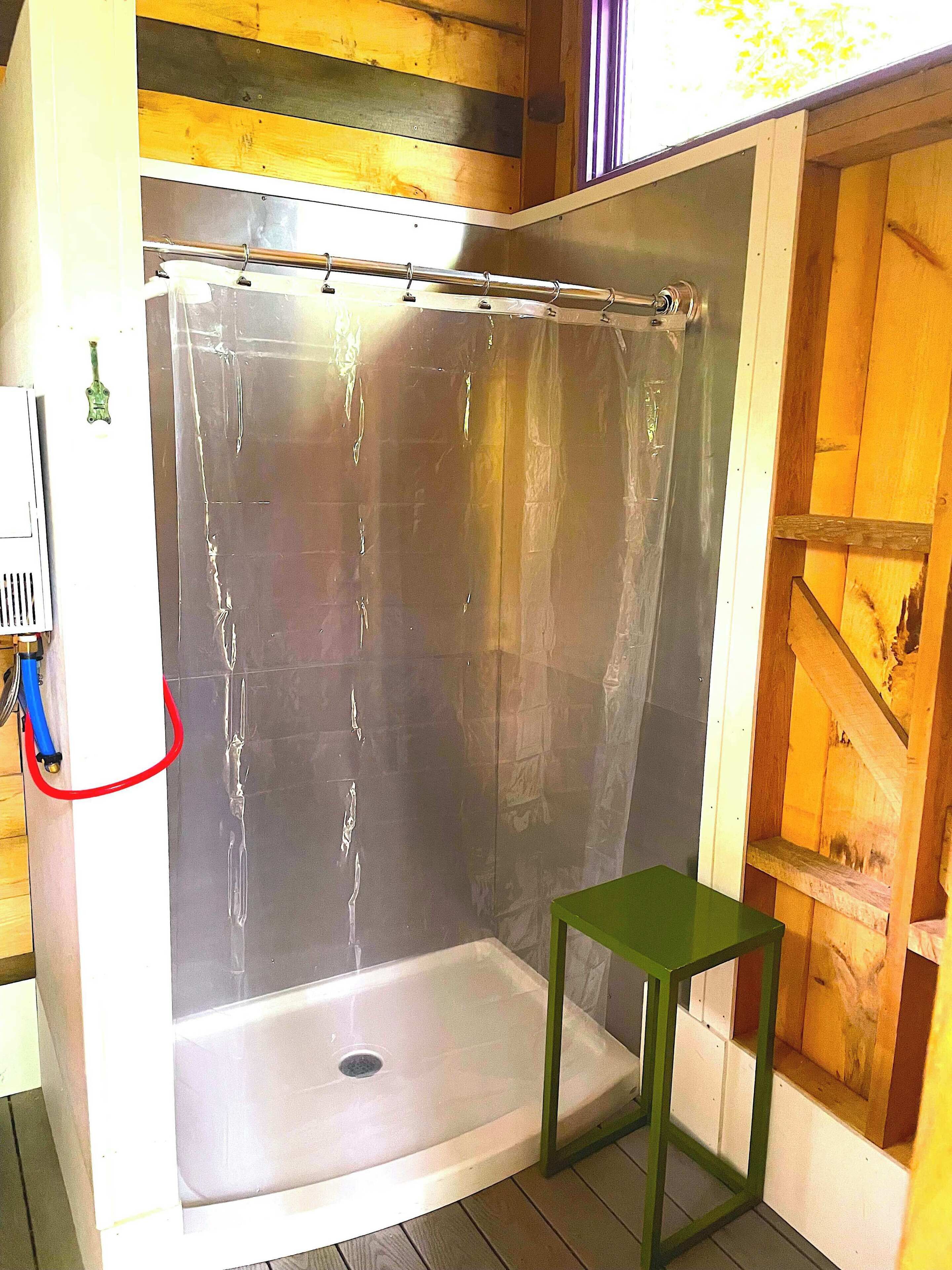 Shower, towels, shampoo