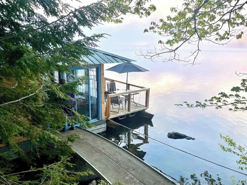 Floating Island Cabin