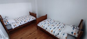 2 camere, una scrivania, ferro/asse da stiro, Wi-Fi