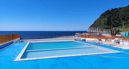 Casa do Sanguinho - Faial da Terra. Nature on the doorstep, trails and the sea.