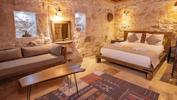 Minibar y caja de seguridad en la habitación