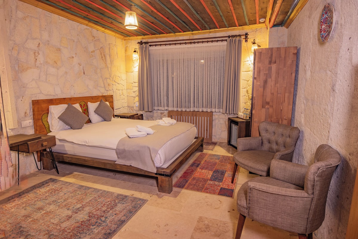 Deluxe Room 1