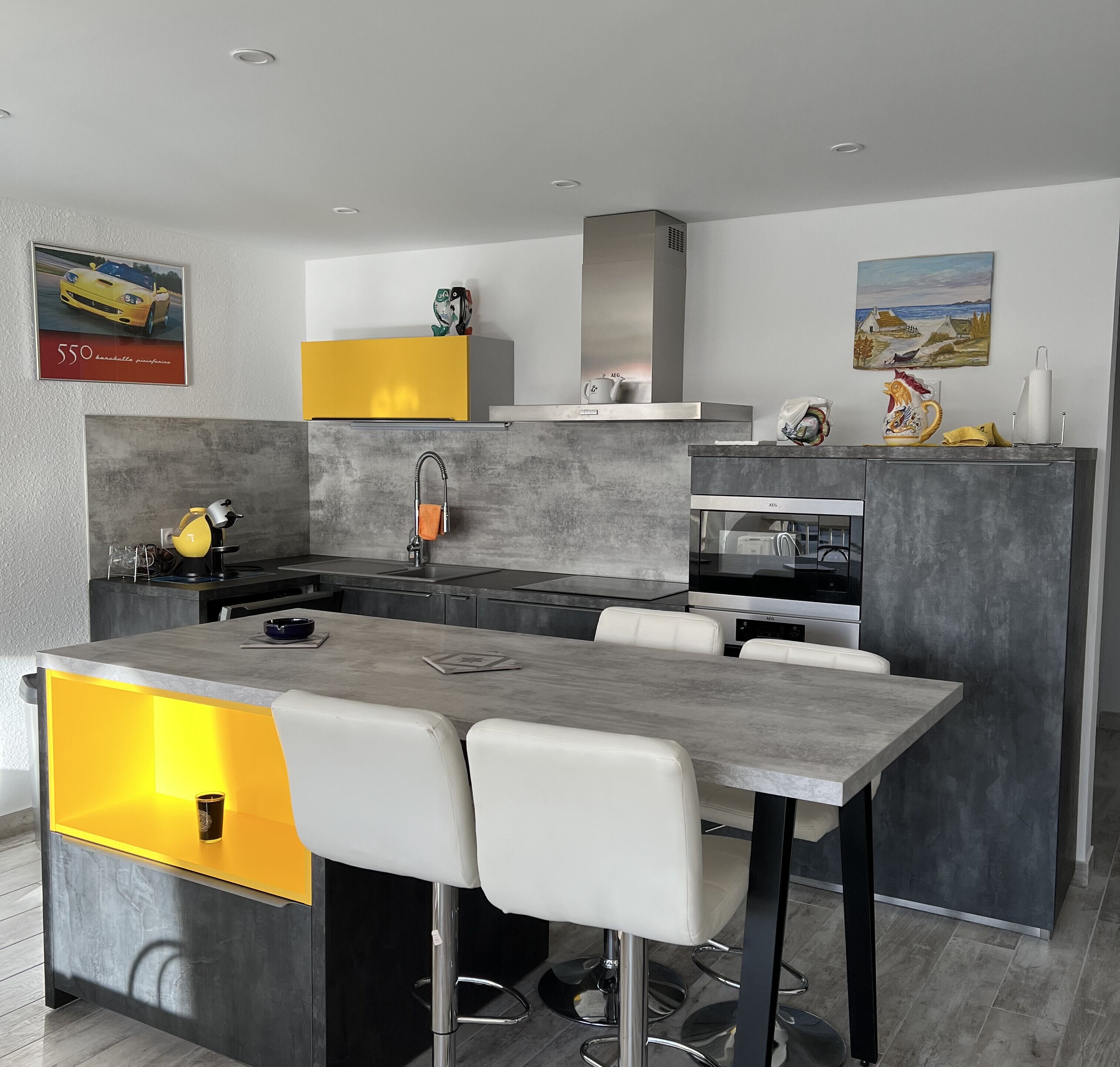 Kühlschrank, Mikrowelle, Ofen, Geschirrspüler