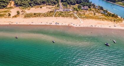 Dala House Suite #3 with King Size Bed