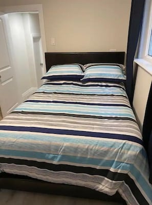 1 habitación, escritorio, tabla de planchar con plancha y wifi gratis