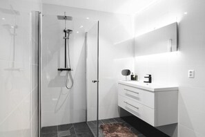 Bathroom - Stay Bryggen - Serviced Apartments (Bergen)