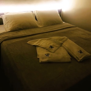 Habitación Confort | 3 habitaciones, ropa de cama de alta calidad y camas con efecto memoria 