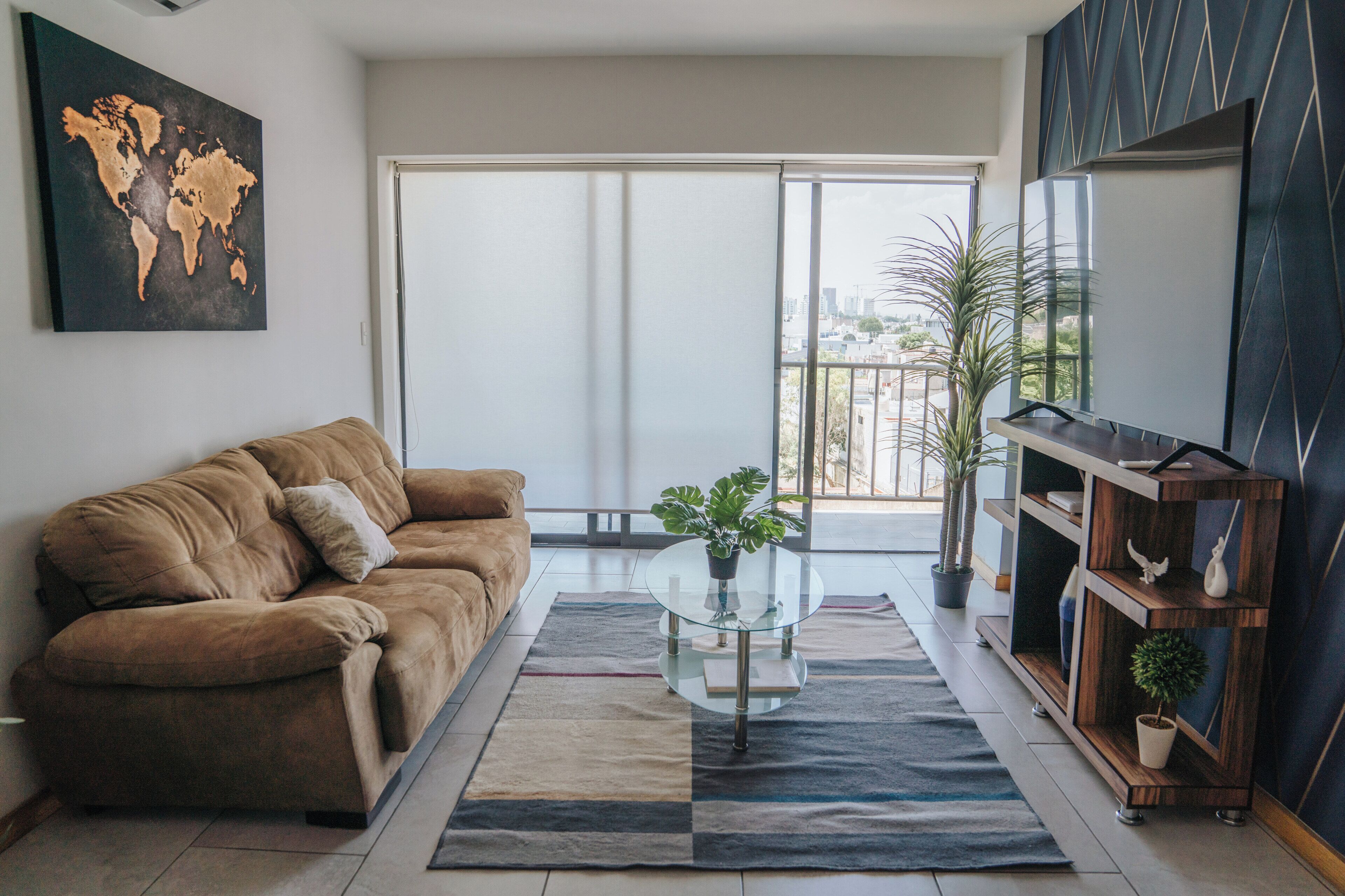 Smart TV, table tennis, books