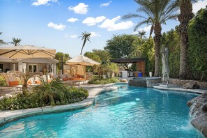 A heated pool - Stunning Desert Villa — 9 bedrooms! Sleeps 20 (indio)