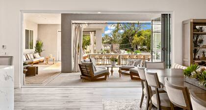 Stunning Desert Villa — 9 bedrooms! Sleeps 20