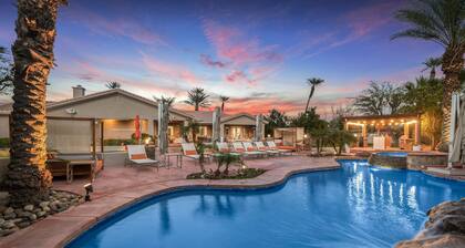Stunning Desert Villa — 9 bedrooms! Sleeps 20