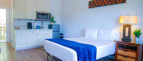 1 Schlafzimmer, Schreibtisch, Bügeleisen/Bügelbrett, Reisekinderbett