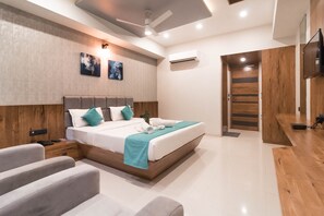 10 bedrooms, free WiFi - Hotel Green City (Gandhinagar)