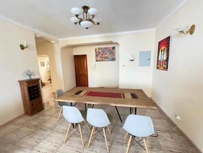 Dining - Hidden Gem with Self Check-In (Dar es Salaam)