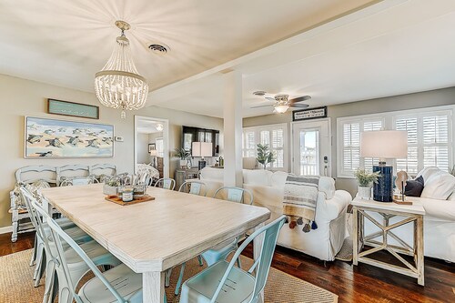 Holden Beach, NC Designer beach house with heated pool 