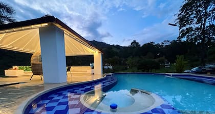 Lujosa casa de campo. Hacienda Loretto Silvania