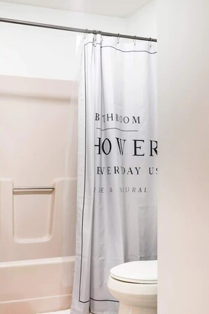 浴槽、ヘアドライヤー