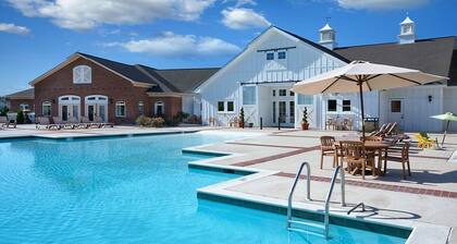 2BD/Williamsburg at Governor's Green - Lots to do!