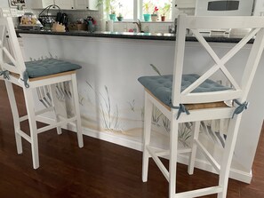 雪櫃、微波爐、焗爐、爐具