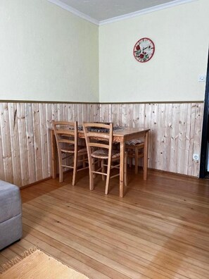Dining - Apartments Monte Rosa - One Bedroom Apartment with Garden view (Delnice)