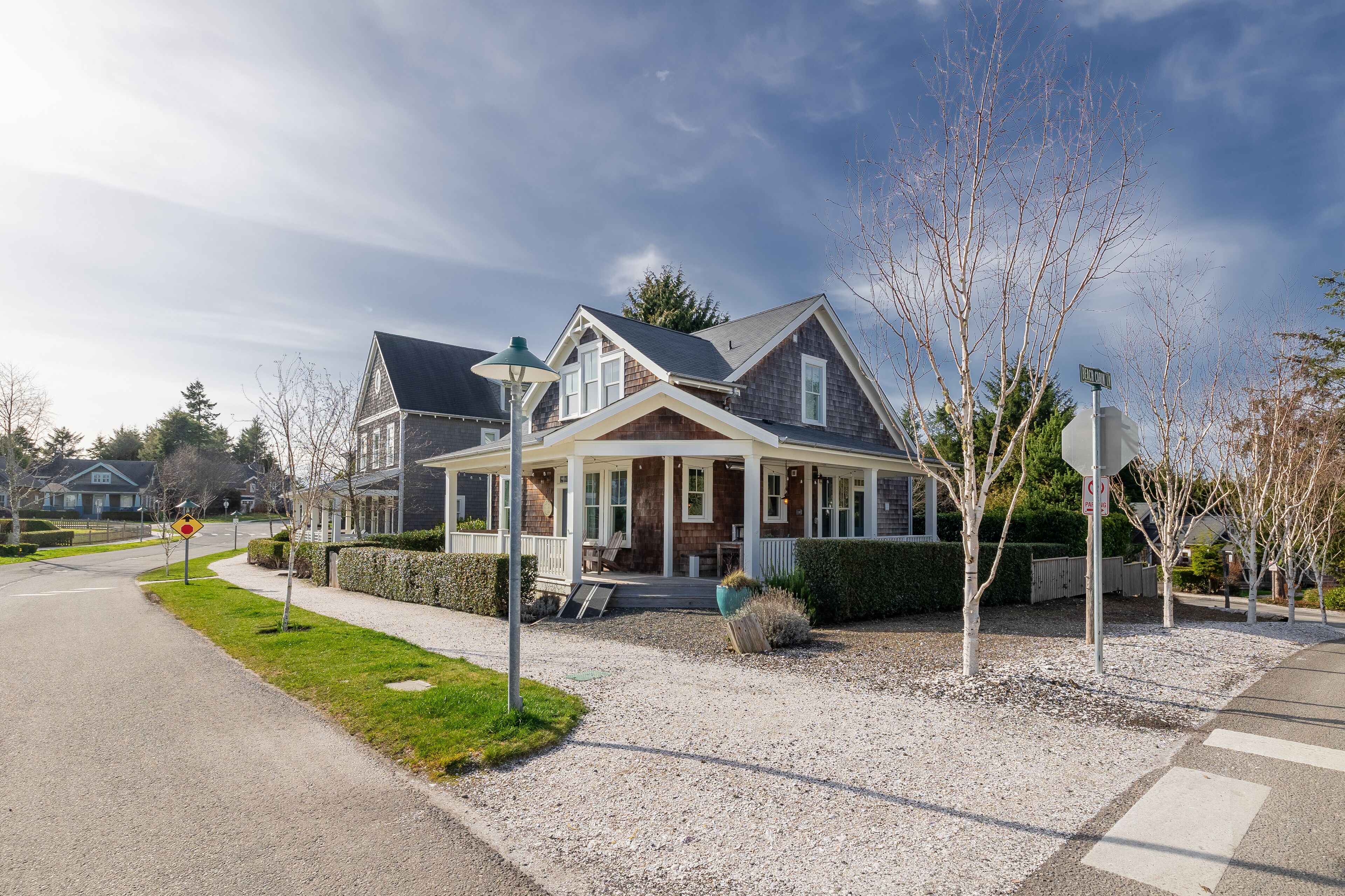 *NEW* A House By The Sea has a private hot tub and fire pit!