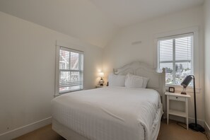 2 soverom, strykejern/-brett, wi-fi (inkludert) og sengetøy