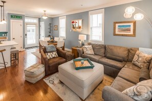 Smart TV, fireplace, DVD player