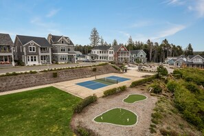 Sports court - Seabrook's Acres Away: Dog Friendly, Hot Tub! (Pacific Beach)