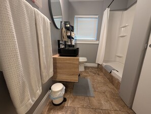 Dusj, hårf øner og håndklær