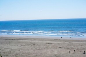Una spiaggia nelle vicinanze