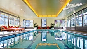 Indoor pool - Seabrook's Beachcomber: Dog Friendly! (Pacific Beach)