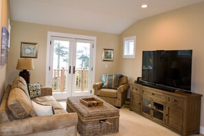 Fernseher, Kamin, Videospiele, Tischfußball