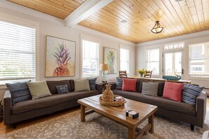 TV, fireplace - Seabrook's Blue Lantern Cottage: Dog Friendly, Hot Tub & Oceanview! (Pacific Beach)