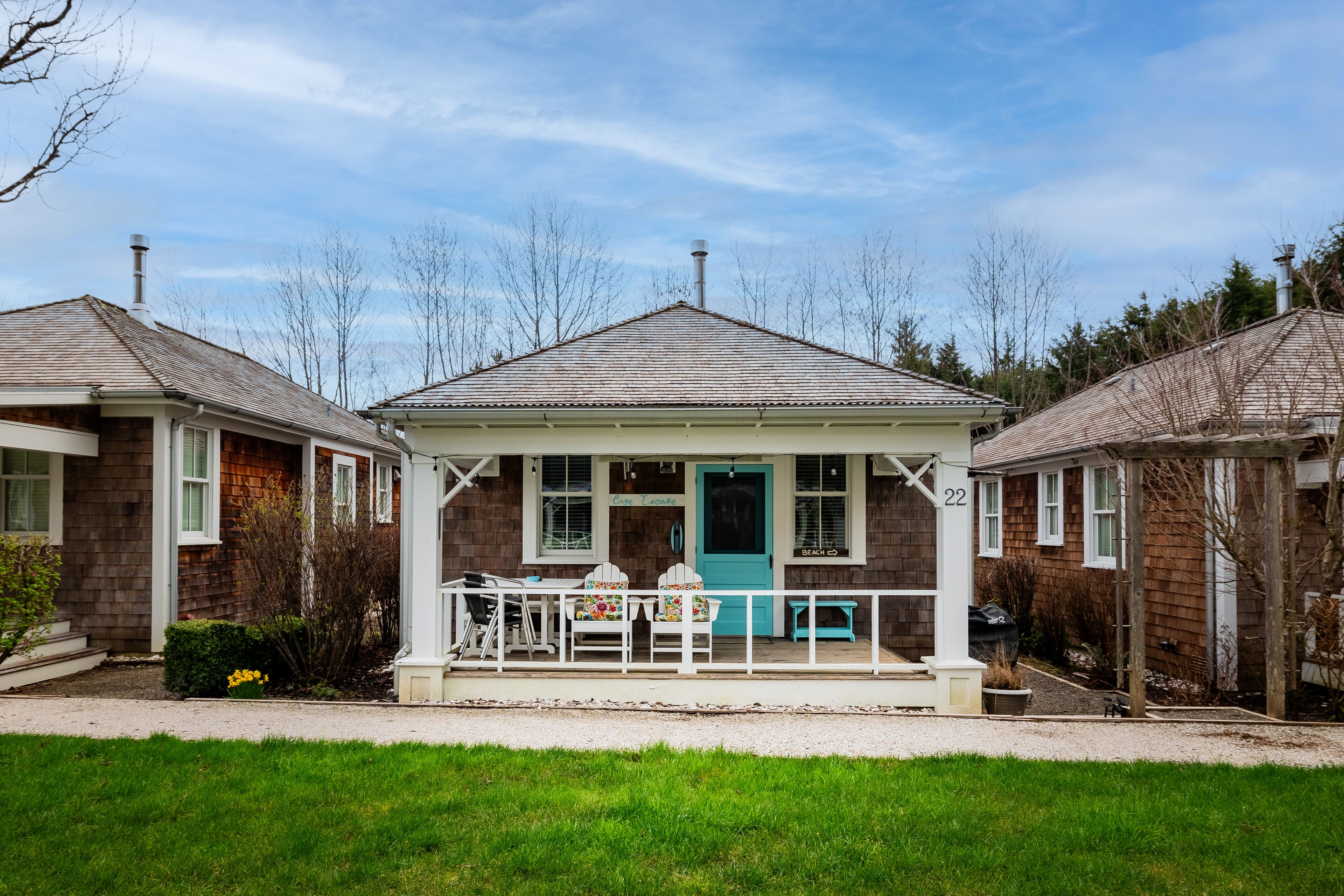 Seabrook's Cape Escape a cozy 2-bedroom home with a covered porch!