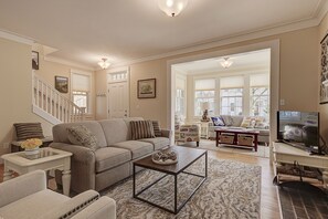 Smart-TV, peis, videospill og DVD-spiller