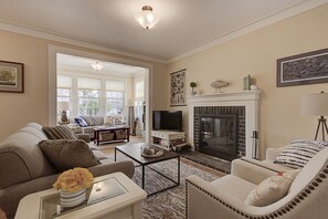 Smart-TV, peis, videospill og DVD-spiller