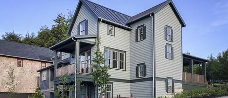 المنشأة من الخارج