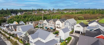 Seabrook's Coastal Retreat, a 3-bedroom home with a wrap-around porch!