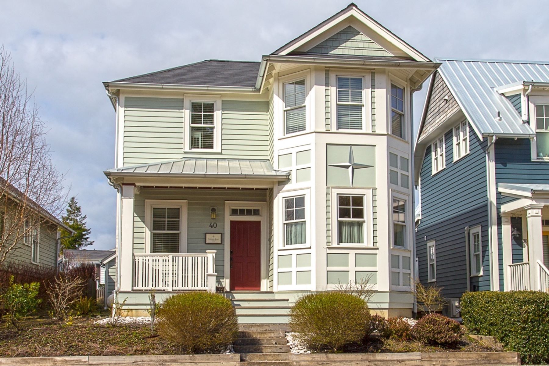 *NEW* Compass Rose has expansive living space and 3 cozy bedrooms!