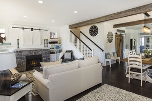 TV, peis, videospill og bordtennis