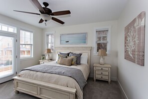 5 bedrooms, iron/ironing board, free WiFi, bed sheets - Seabrook's Drift Away: Hot Tub & Dog Friendly! (Pacific Beach)