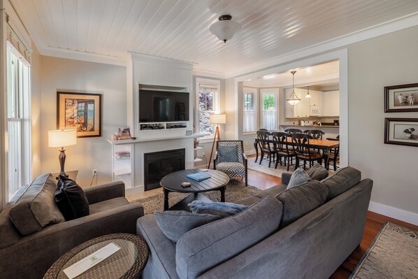 TV, fireplace, DVD player, stereo