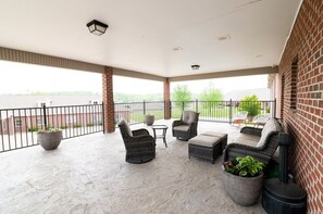 Terrace/patio - Conestoga Quarters (Jefferson City)